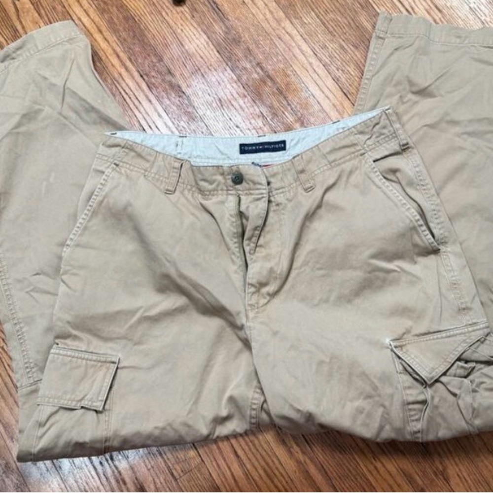 Vintage Early 2000's Y2K Men's Tommy Hilfiger Khaki Cargo Pants 33 x 30 Preppy